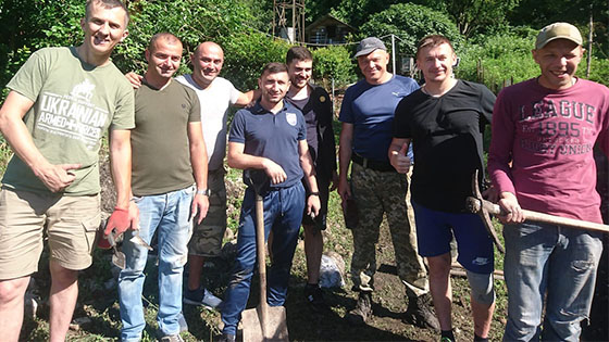 Photo of a group of veterans taking part in the expedition