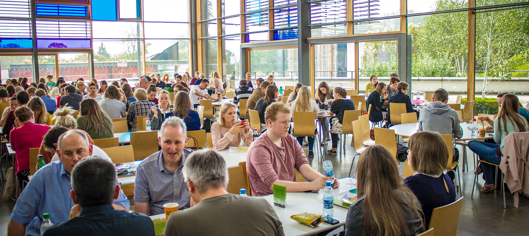 Students eating in the Food Hall outlet