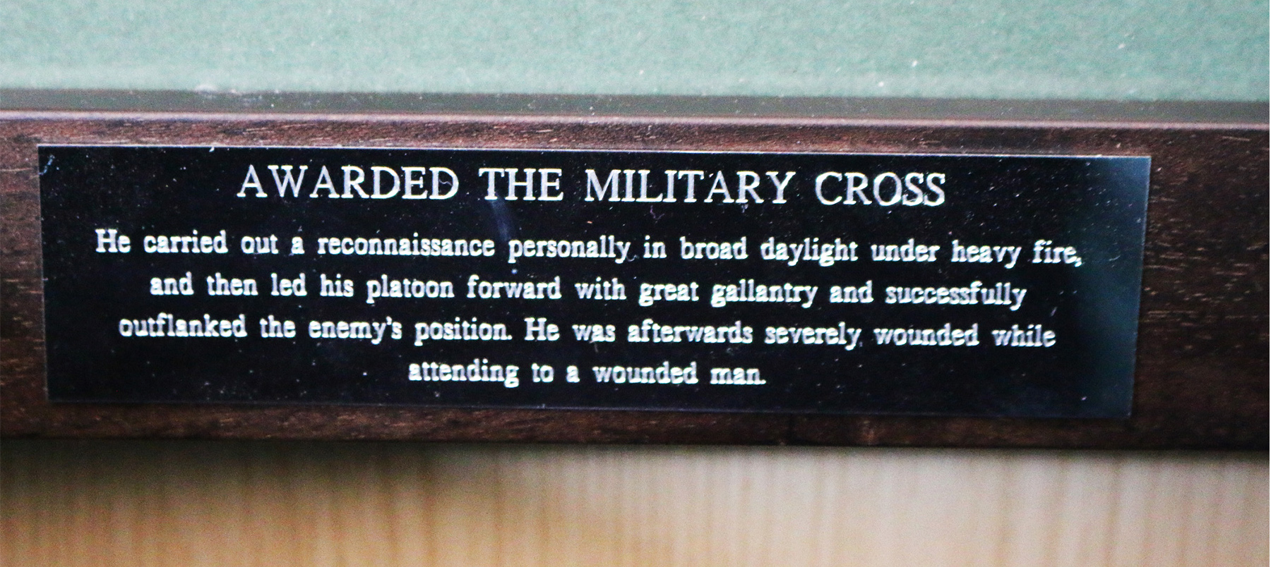 Plaque indicating alumnus awarded the Military Cross